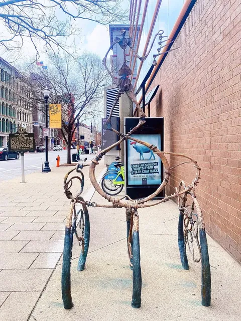 Louisville, Kentucky Travel Guide 1.0 🐎✨