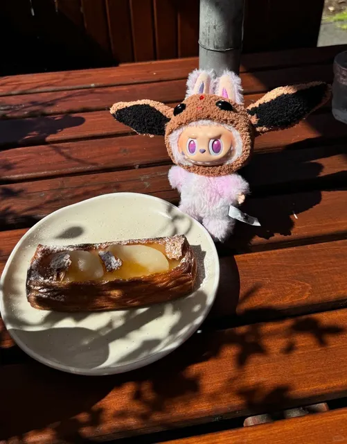 Adelaide Brunch | Leisurely Coffee: A Sunlit Spot with Must-Try Bites