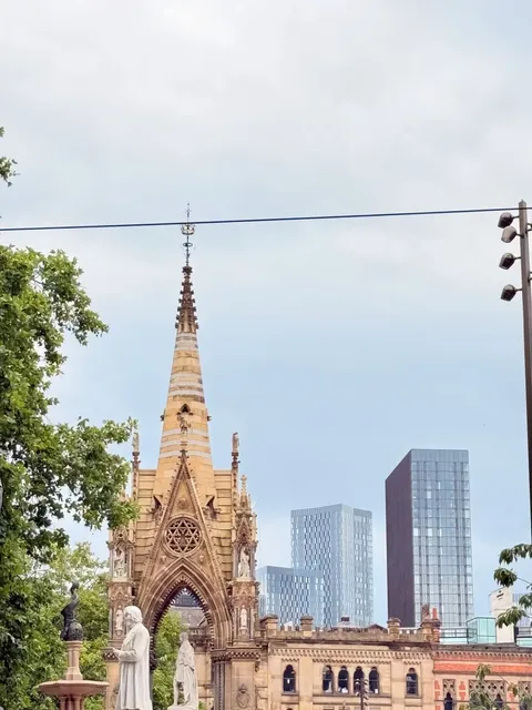 🇬🇧 Leeds Weekend Escape: Day Trip to Manchester!