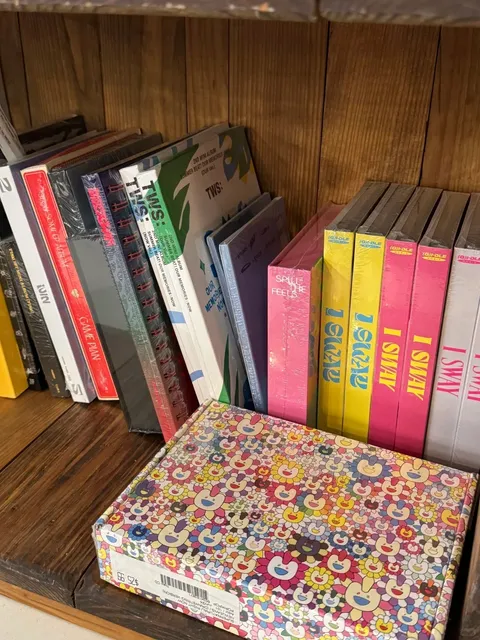 🇺🇸  A Must-Visit Chicago Neighborhood for K-Pop Fans!