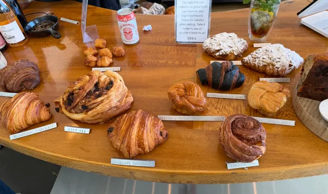 Izola Bakery in Dong Village – Must-Try Recommendations