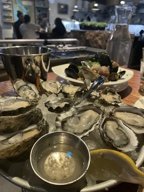 Are there any oysters in Seattle that can beat Taylor? 🥹
