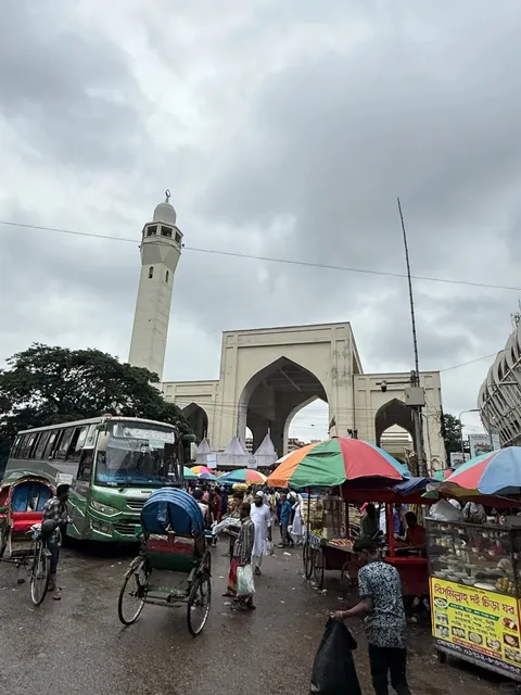 Dhaka, Bangladesh: Where Humanity Outshines Sightseeing 🇧🇩