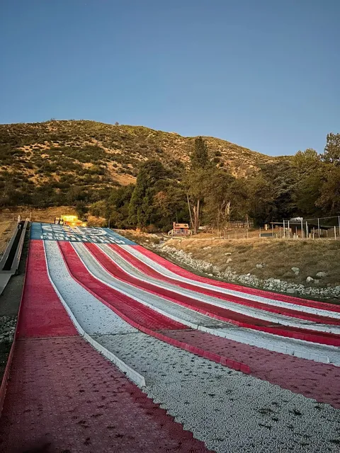 Oak Glen: A Hidden Autumn Gem Near LA! 🍂🚜