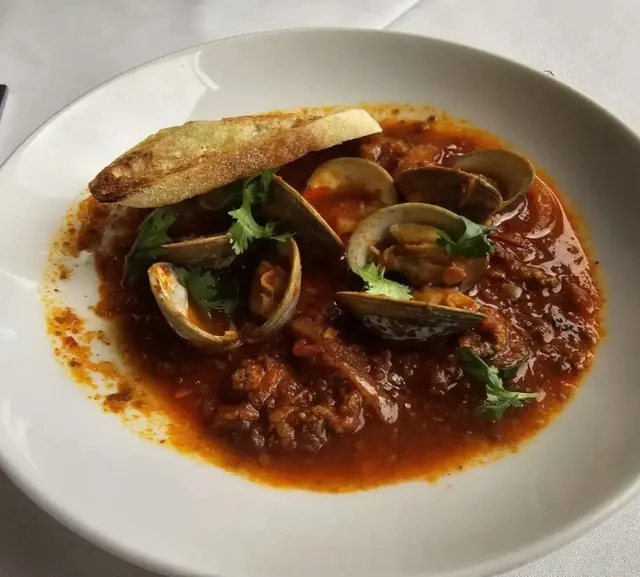 🍽️ Bar Lurcat | Loring Park's Stylish Culinary Anchor