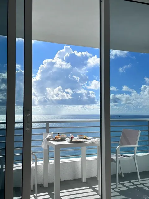 🇺🇸 Miami | The Most Stunning Oceanview Hotel