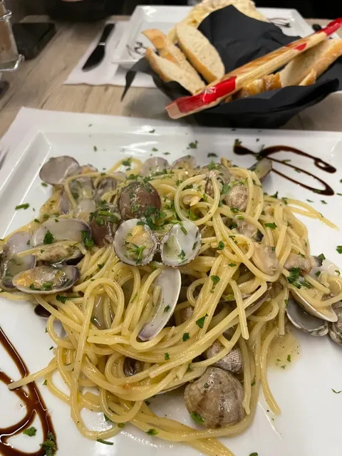 L'Osteria Le Guglie 🇮🇹 Restaurant on Venice's Main Island