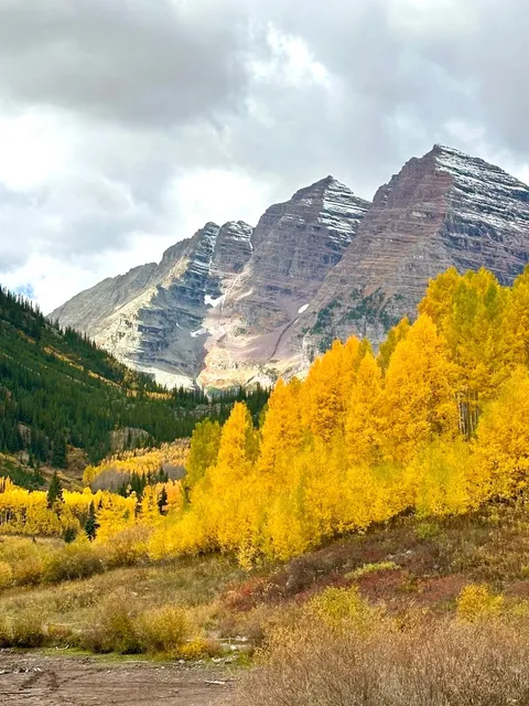 Maroon Bells – A Million-Dollar Autumn View 🍂📅 10/01/2025
