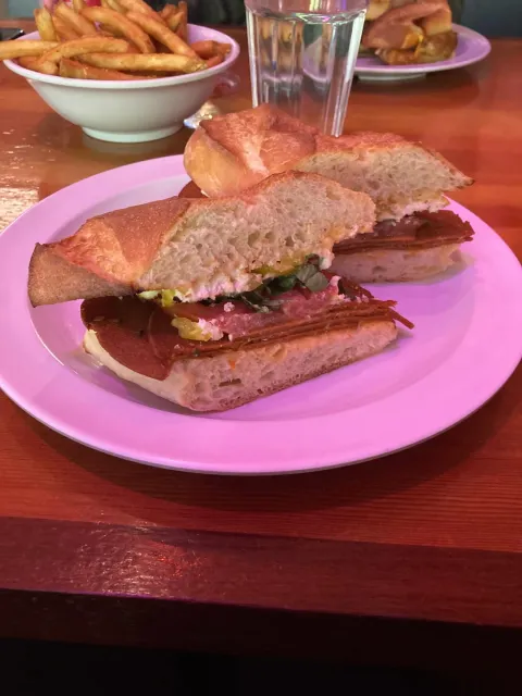 🥪 Fun Vibes & Delicious Sandwiches! 🥪