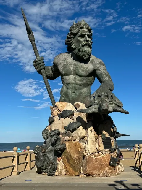 VA Virginia Beach – King Neptune Statue Check-In! 🌊👑