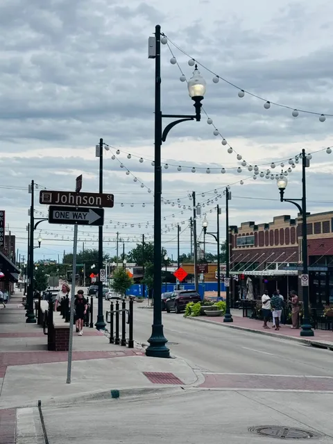 ✨ Downtown McKinney Strolling Guide｜A Vintage Lover's Paradise