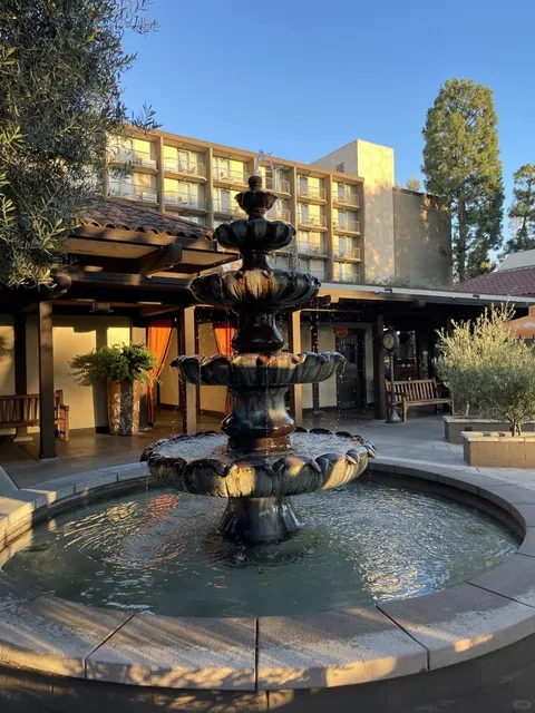 Romantic Date Night Vibes 🌟 Casual Atmosphere ✨ Western Restaurant 🍴