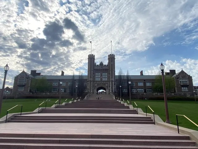 🌟 St. Louis Travel Guide (Chicago Nearby Getaway!)