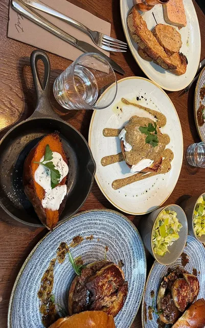 Paris Brunch Diary | For Foie Gras Burgers, This Place is a Must