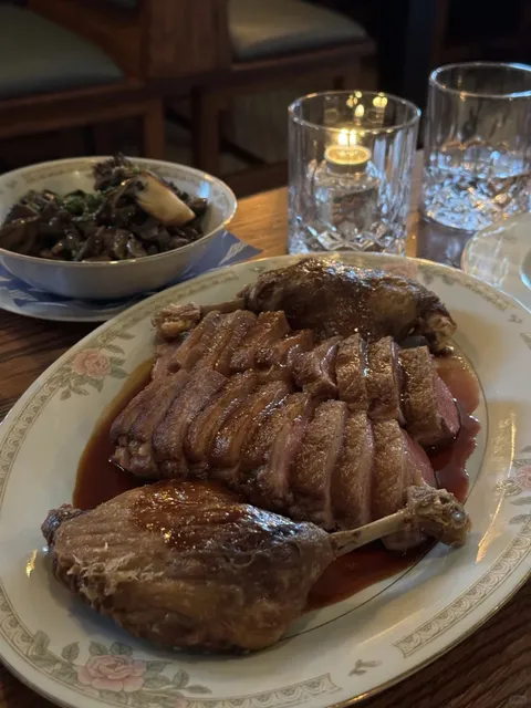 Toronto has so many delicious ducks 🤤