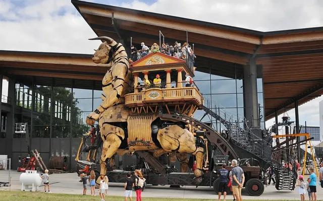 ​​🇫🇷 Stepping into a Cartoon World: Les Machines de l’Île! 🎠⚙️​​