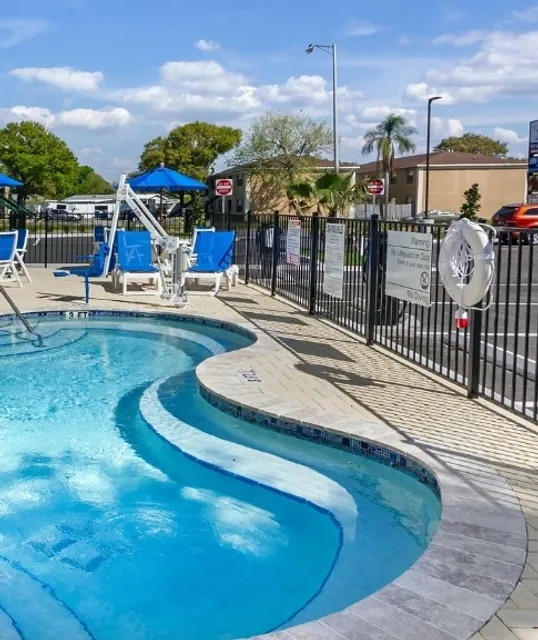 Tampa Sleep Inn: A Surprise Beyond Expectations!