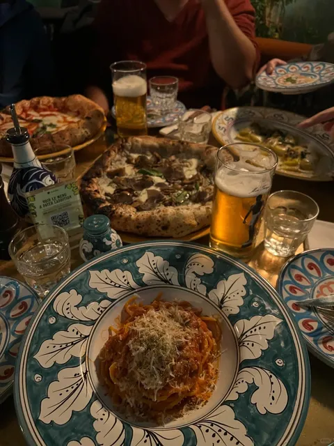 Paris' Enchanting Italian Restaurant: Pink Mamma 🍃