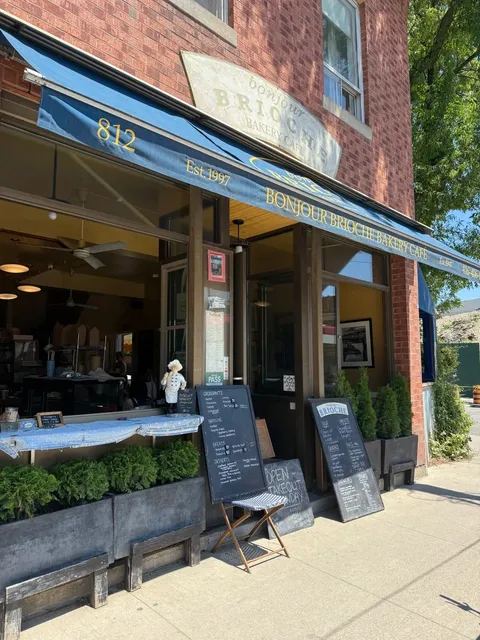 ​​🥐 Toronto DT's Classic French Bistro & Bakery: Bonjour Brioche 🥖​​