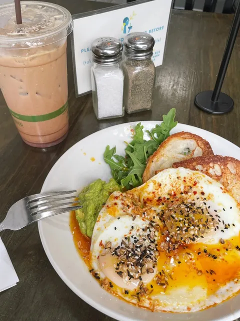 Weekend Vibes in Seattle: Brunching at Sabine Cafe & Bar