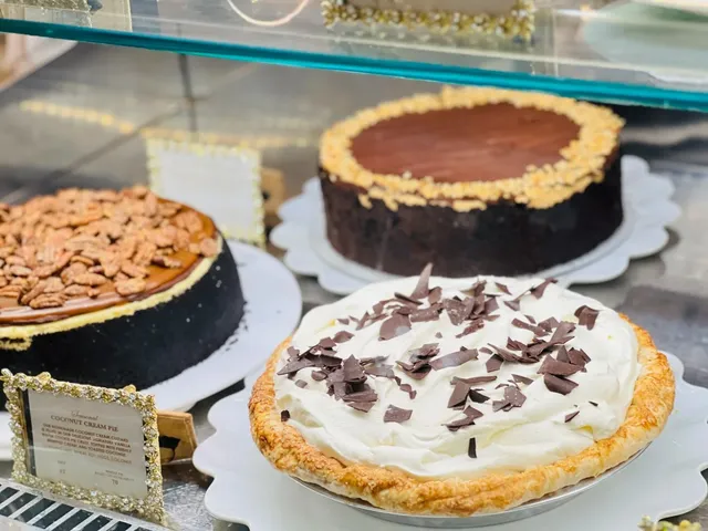🍰 Must-Visit Dessert & Cake Shops in Indianapolis, Indiana