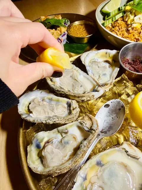 Back in Bangkok in One Second 🐘 | When in Bangkok, Flushing 🌴