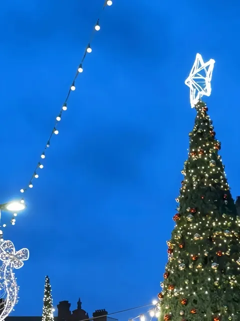 🇬🇧 Sheffield in a Day: Christmas Magic & Rainbows! 🎄🌈