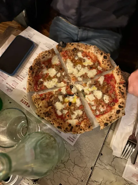 🍕 Authentic Neapolitan Pizza in the Heart of NYC! 🇮🇹✨