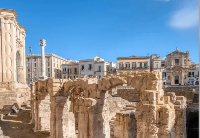 Lecce｜Time Travel in Two Flavors: Spectator vs. Participant