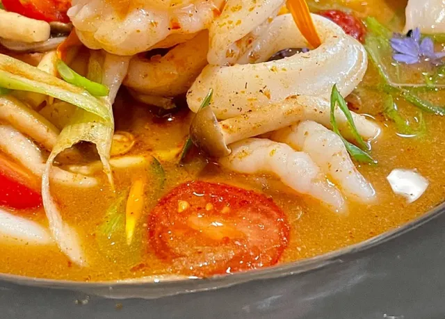 Montreal | The No.1 Thai Restaurant?❗️I Don't Get It But I'm Shocked 