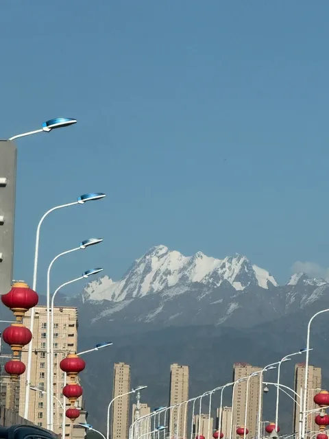 📍 One-Day Urumqi Travel Guide | Only 300 RMB per Person!