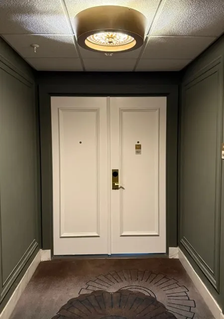  Hotel Cleveland - Autograph Collection