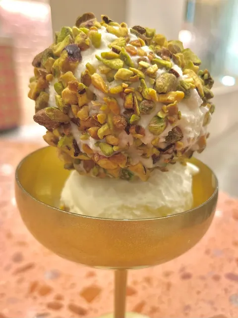 Wandering Around Cologne 😋