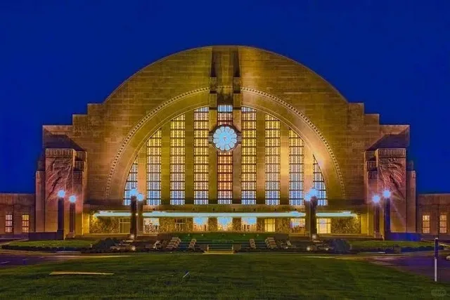 🚂 The Real-Life "Hall of Justice" from DC Comics Exists