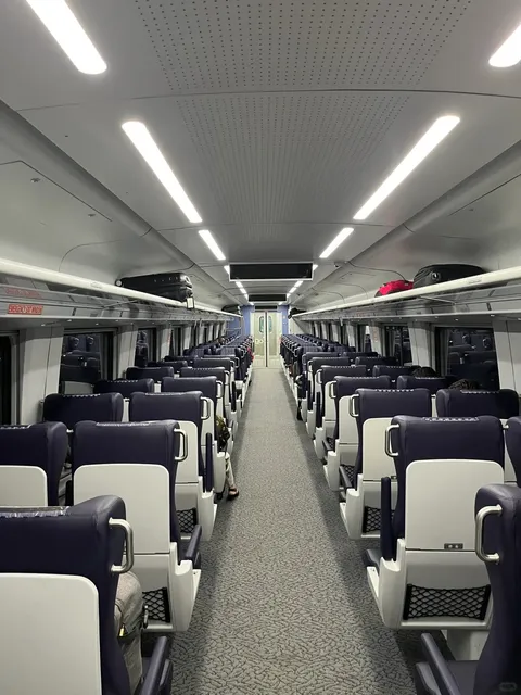 🚆 Milwaukee - Chicago | The Most Convenient Public Transit Option