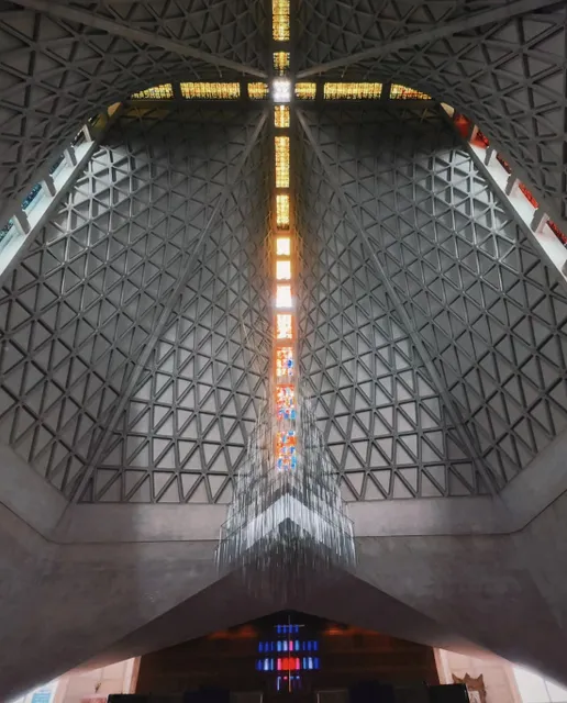 Cathedral of Saint Mary of the Assumption: Concrete Crown