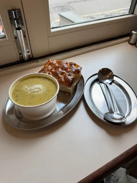 🏴󠁧󠁢󠁳󠁣󠁴󠁿 Naked Soup: Glasgow’s Cozy "Bare Essentials" Gem! 🥖✨