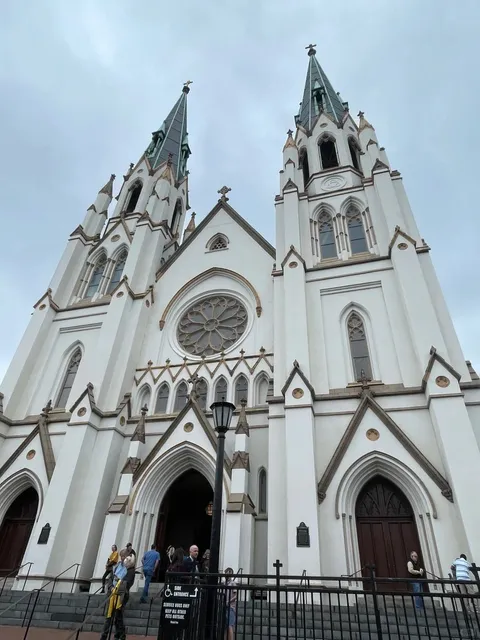Visiting the Grand Cathedral in Savannah 🏛️✨