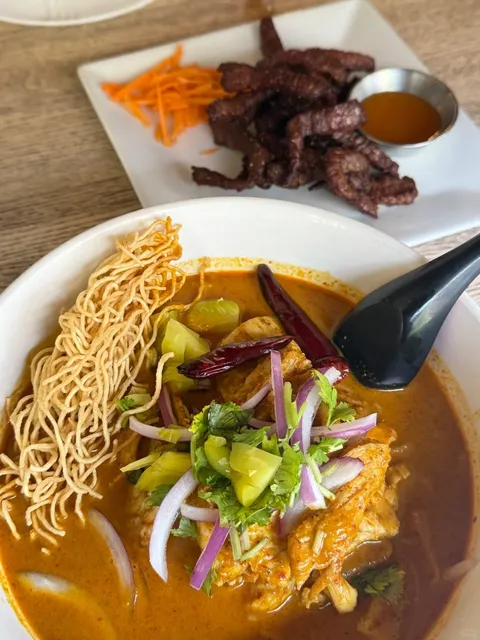 Thai Food in DC Area｜Absolute Thai 🍜🦆