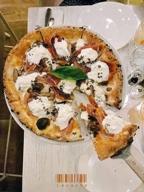 Levante: A Slice of Italy in the Heart of New York 🍕