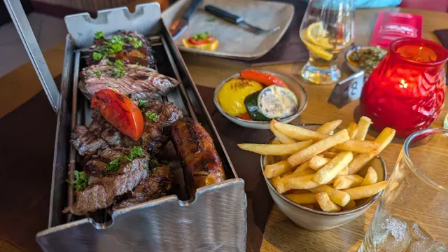 La Rosario: The Unexpected Argentinian Grill Near Keukenhof! 