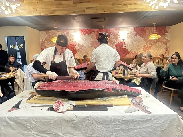Dallas Food | Southlake Tuna Cutting Performance