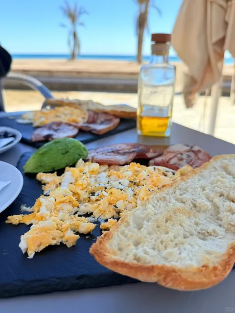 🇪🇸 Alicante Food Guide: Seafood Feasts & Sangria Dreams!