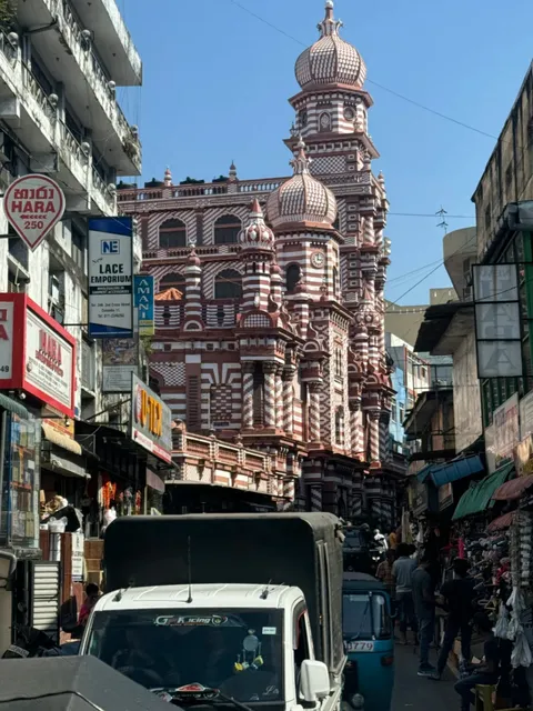 Sri Lanka Self-Guide: Must-Know Tips & Hacks 🇱🇰