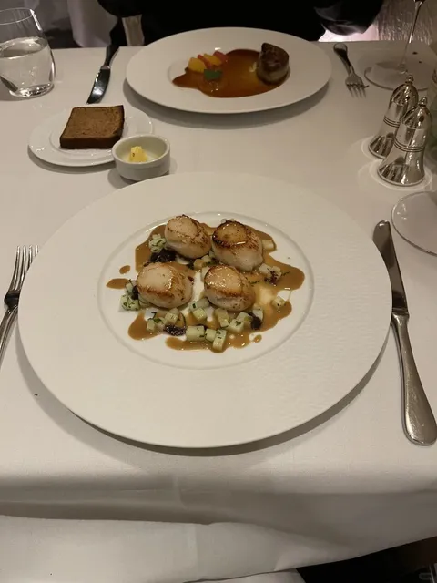 Dublin | The Perfect 'Business Dining' Spot - Dax Restaurant 🍽️💼