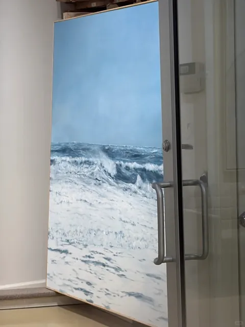 Gallery Henoch - Where Office Workers Dream of the Ocean! 🏙️🌊  