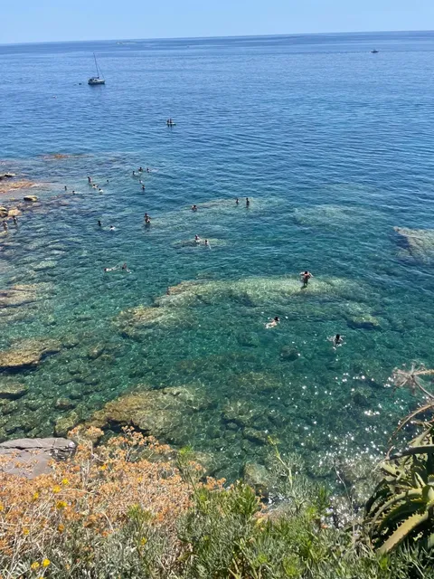 🇮🇹 Bogliasco, Genoa: Italy’s Colorful Summer Escape 🏖️