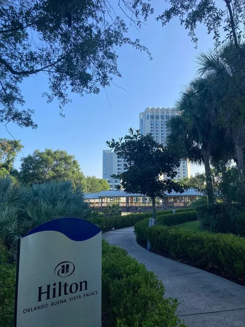 🇺🇸 5-Minute Entry to Disney! Lock In This Orlando Hotel! 🏙️