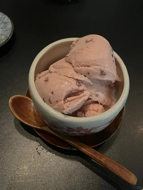 Sushi Miyazawa – A Cozy & Authentic Sushi Spot Run by a Grandpa Chef!