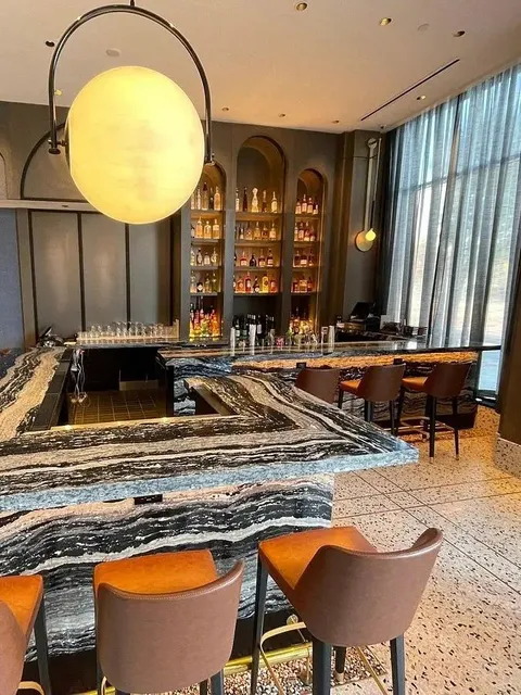 How I Stayed in Detroit for Three Nights Without Breaking the Bank!!